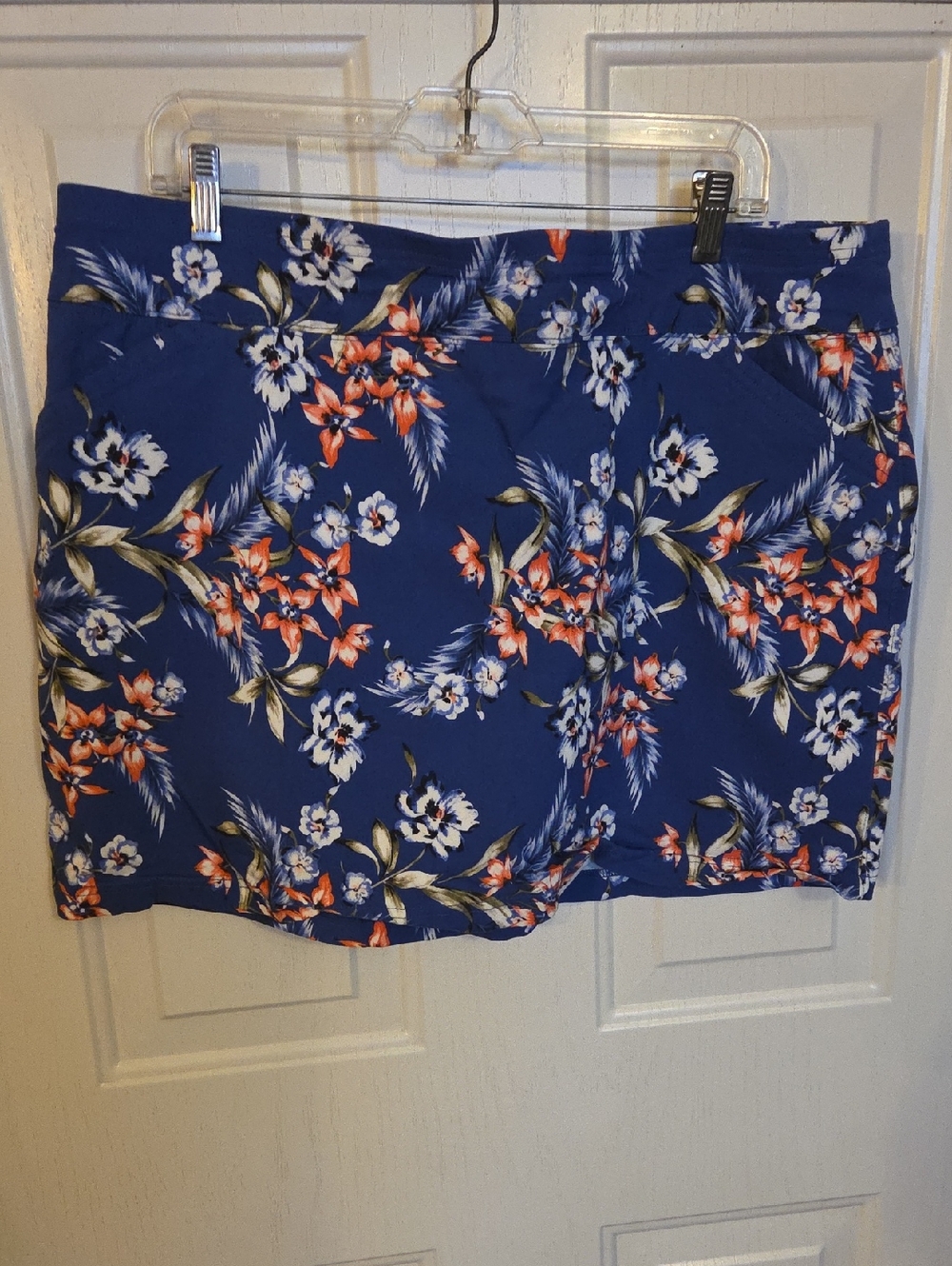 Mario Serrani Blue Floral Skort with Orange and White Accents Size XXL